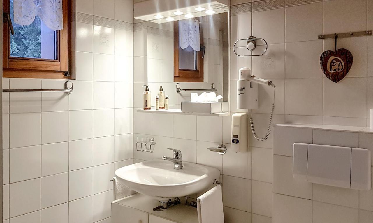 Hotel La Cambuse Les Collons Luaran gambar